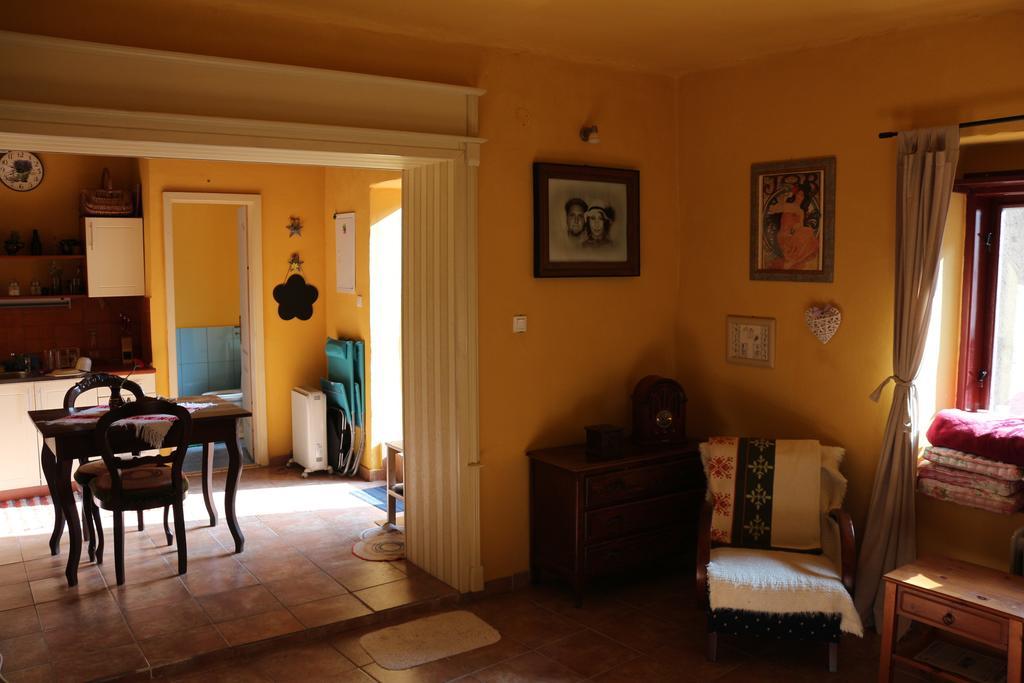 Apartman Na Zlatom Dvore Banská Štiavnica Habitación foto