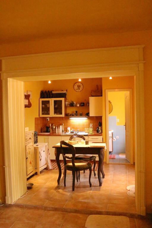 Apartman Na Zlatom Dvore Banská Štiavnica Habitación foto