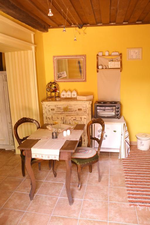 Apartman Na Zlatom Dvore Banská Štiavnica Habitación foto